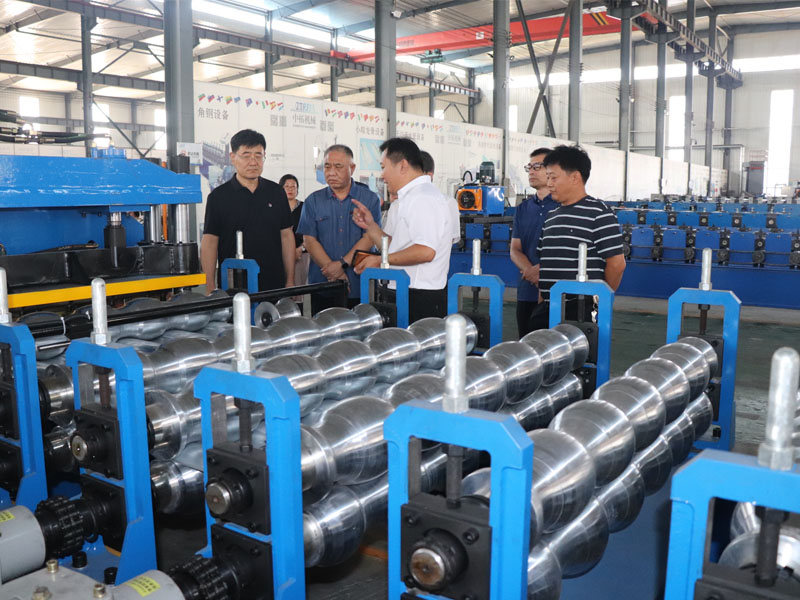 滄州中拓冷彎成型設(shè)備有限公司-燕山大學(xué)校企合作實習(xí)基地掛牌儀式在泊頭市隆重舉辦