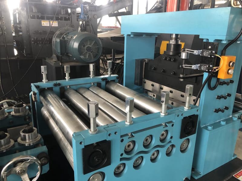 CZ型鋼成型機設備生產(chǎn)線