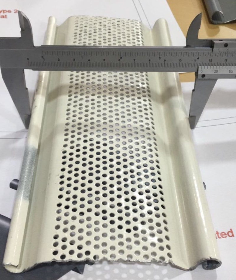 金屬卷簾門成型機