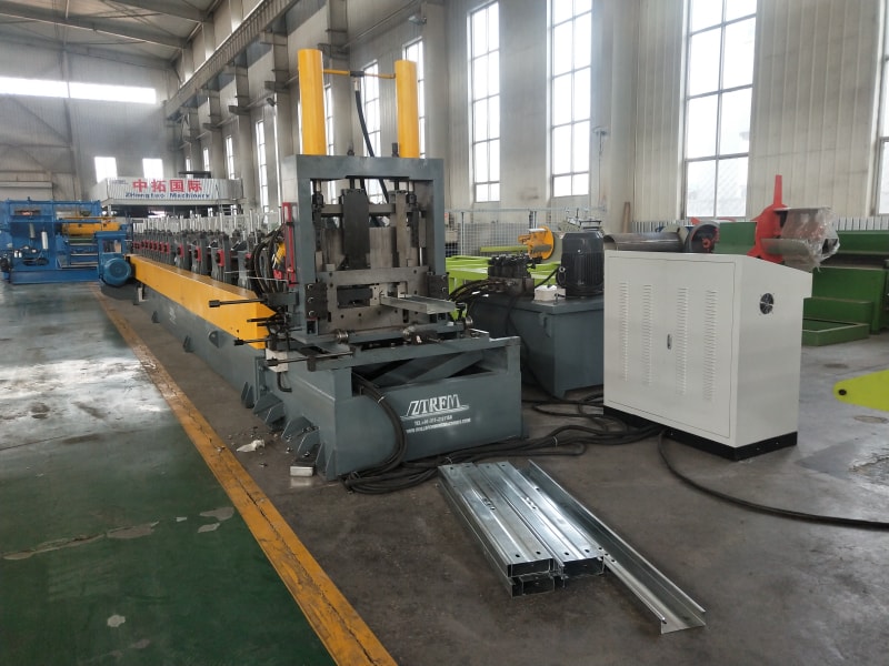 中拓全自動(dòng)換型CZ型鋼成型機(jī)