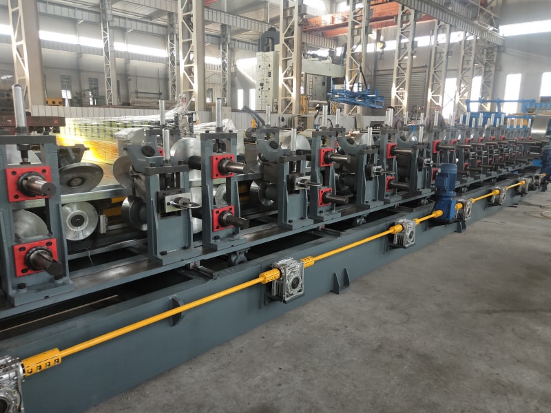 中拓全自動(dòng)換型CZ型鋼成型機(jī)