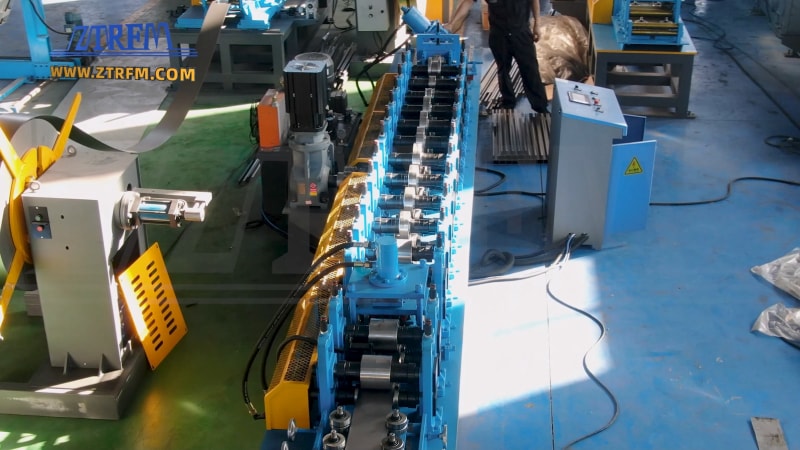 中拓冷彎出口南非-中拓貨架抱梁設(shè)備