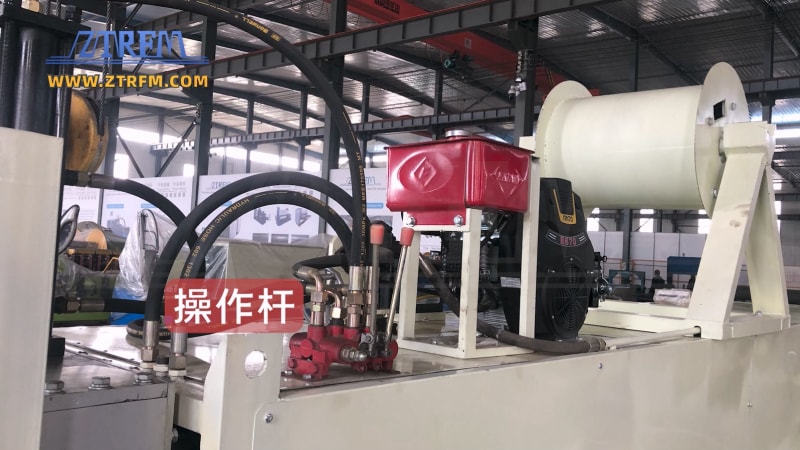 出口哥斯達(dá)黎加中拓KR18移動式全液壓閉口式屋頂面板成型機