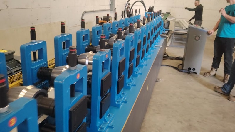 滄州中拓再創佳績彩鋼瓦滴水檐設備在美國佛羅里達成功投產運行穩定