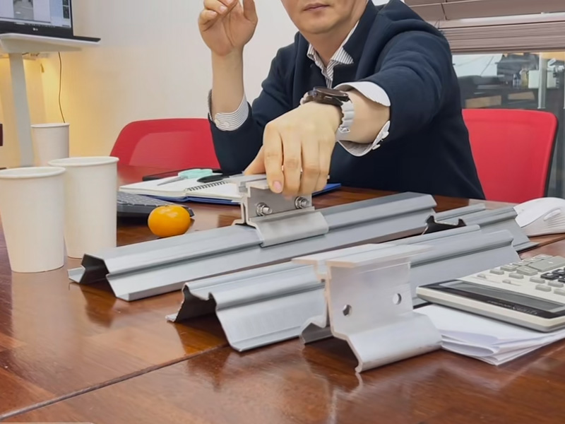 跳出 “內卷” 漩渦！中拓冷彎聯合韓方研發光伏屋面板型，邁向綠色能源新時代