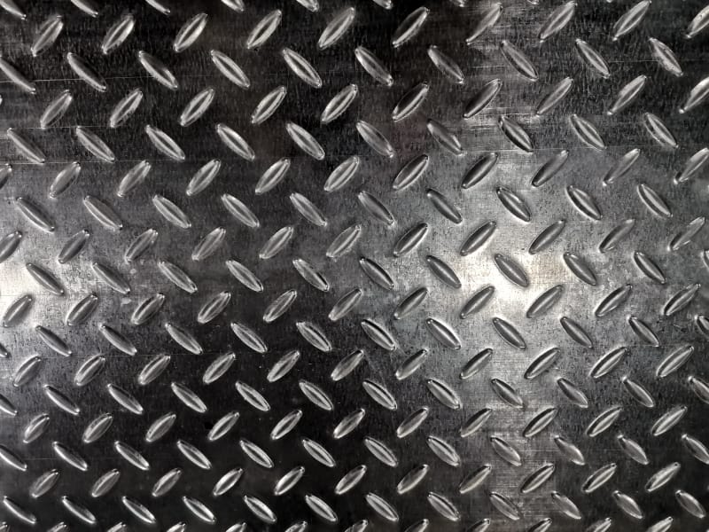 滄州中拓機械蛇年首單！柳葉型壓花機設備遠銷巴西