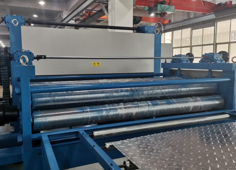 滄州中拓機械蛇年首單！柳葉型壓花機設備遠銷巴西