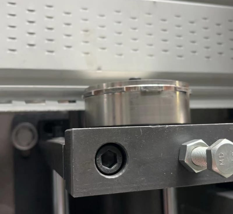 美國扣板滾壓成型機在建筑行業的應用與價值