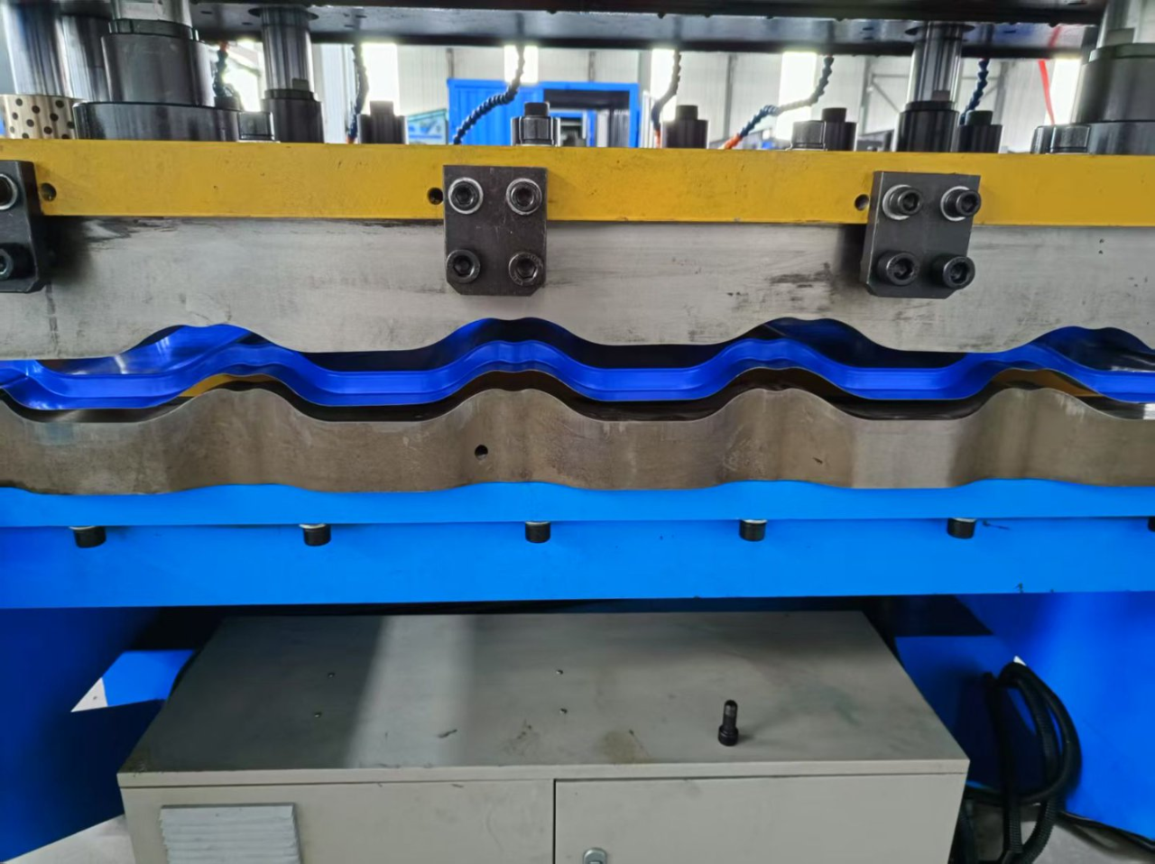 中拓琉璃瓦機(jī)：令人震驚的制瓦器械