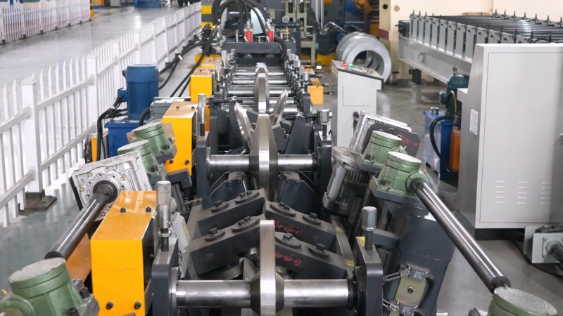 輕質+智能操作：冷彎型鋼領域的革新之作，中拓冷彎印度帽子型型鋼機，一站式生產解決方案：解析中拓冷彎印度帽子型型鋼機的核心優勢