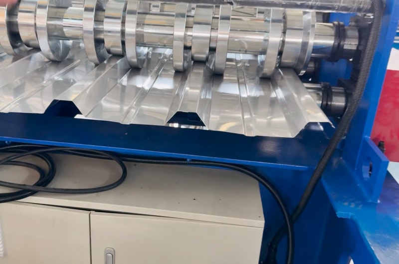 中拓冷彎光伏不銹鋼屋面瓦：科技賦能建筑，助力綠色發展，從功能單一到 “發電 + 防護 + 節能”